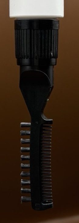 The Brow Sculpt comb